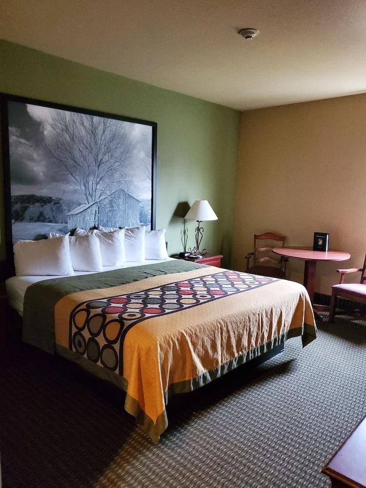 Super 8 By Wyndham Troy Hotel Exterior photo