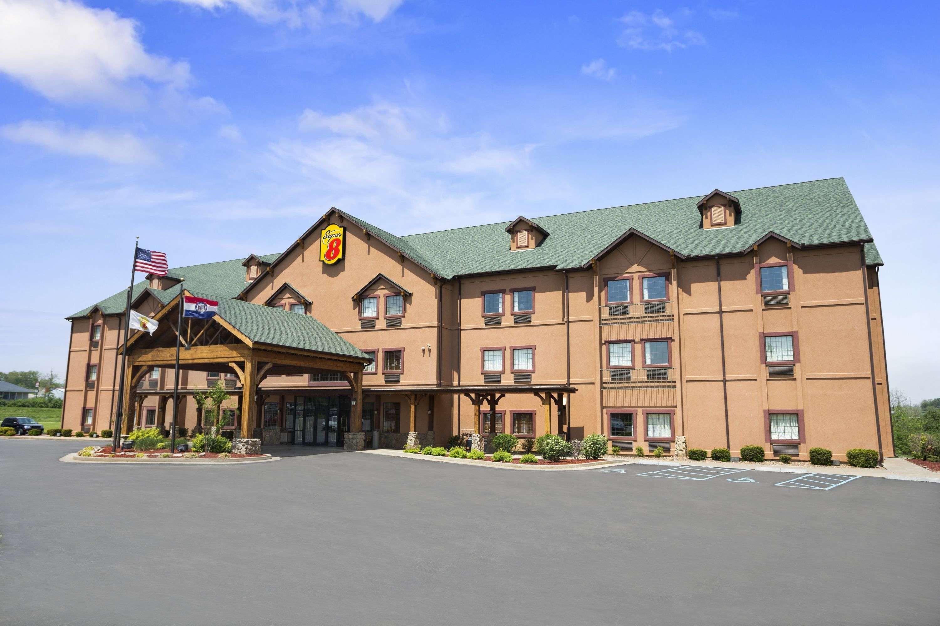 Super 8 By Wyndham Troy Hotel Exterior photo