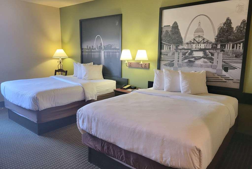 Super 8 By Wyndham Troy Hotel Room photo