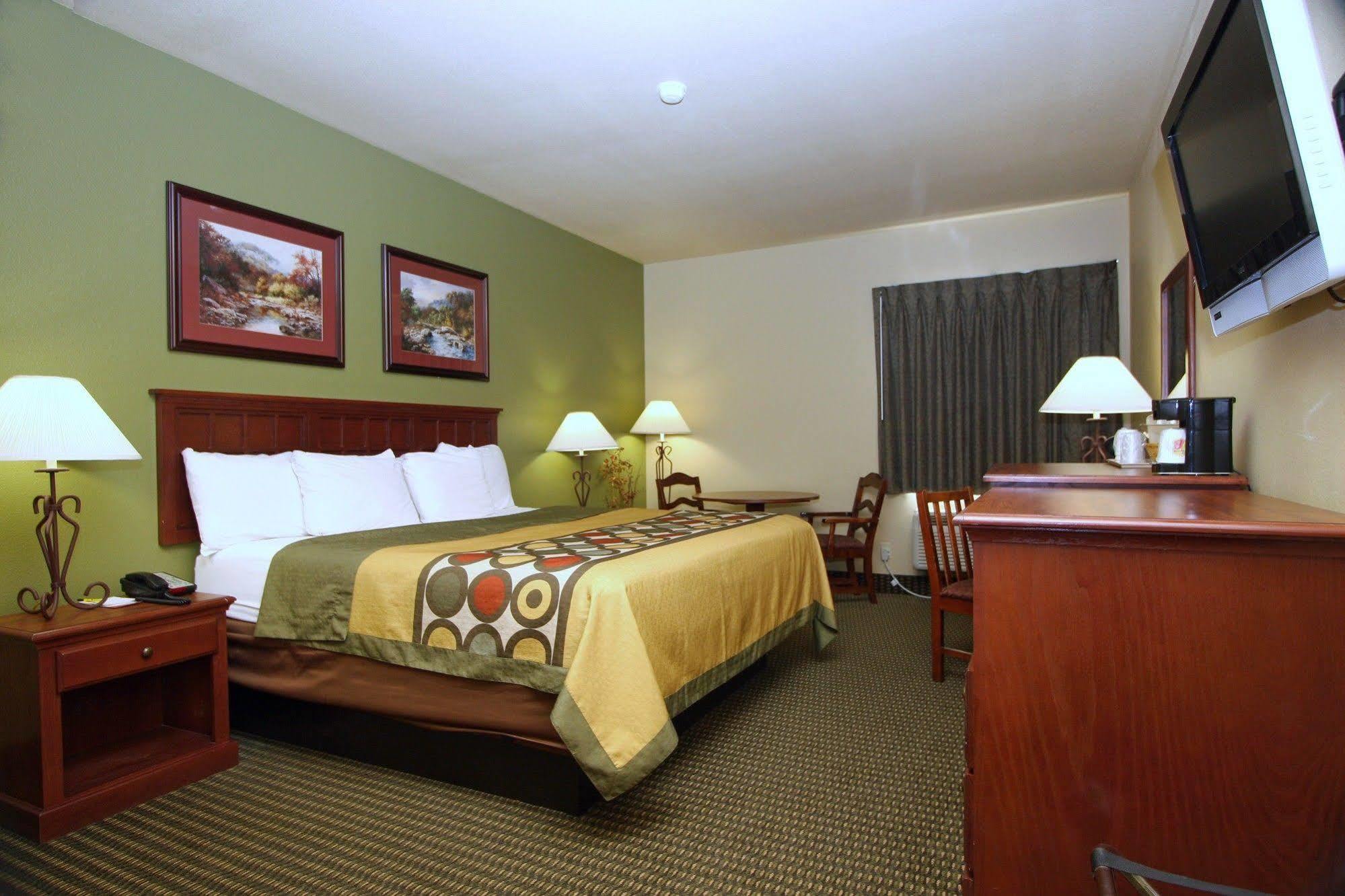 Super 8 By Wyndham Troy Hotel Exterior photo