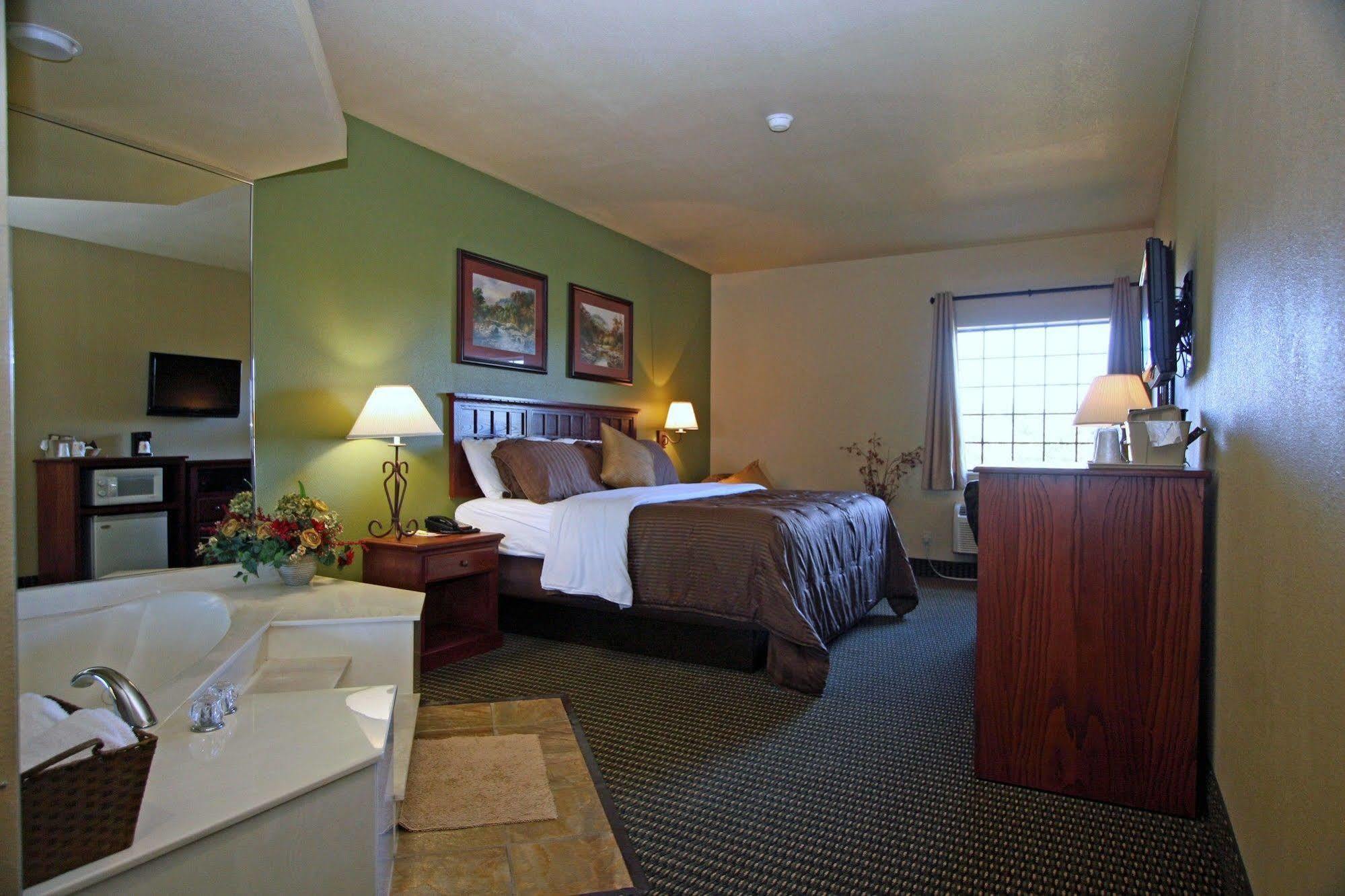 Super 8 By Wyndham Troy Hotel Exterior photo